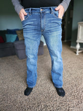Load image into Gallery viewer, KanCan Men&#39;s Slim Straight Comfort Stretch Jean
