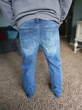 Load image into Gallery viewer, KanCan Men&#39;s Slim Straight Comfort Stretch Jean
