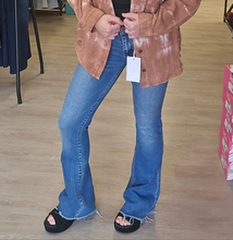 Load image into Gallery viewer, Vervet Alison Non-Distressed Mid Rise Flare -Plus + Reg
