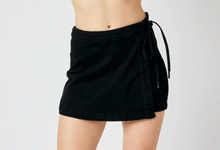 Load image into Gallery viewer, Judy Blue High Waist Front Tie Wrap Skort in Black
