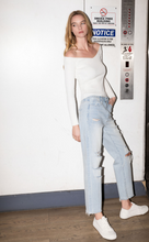 Load image into Gallery viewer, Vervet Beverly High Rise Distressed Straight Jean in light wash
