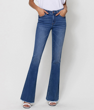 Load image into Gallery viewer, Vervet Alison Non-Distressed Mid Rise Flare -Plus + Reg
