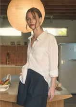 Load image into Gallery viewer, White &amp; Black Pinstripe Button Front Top
